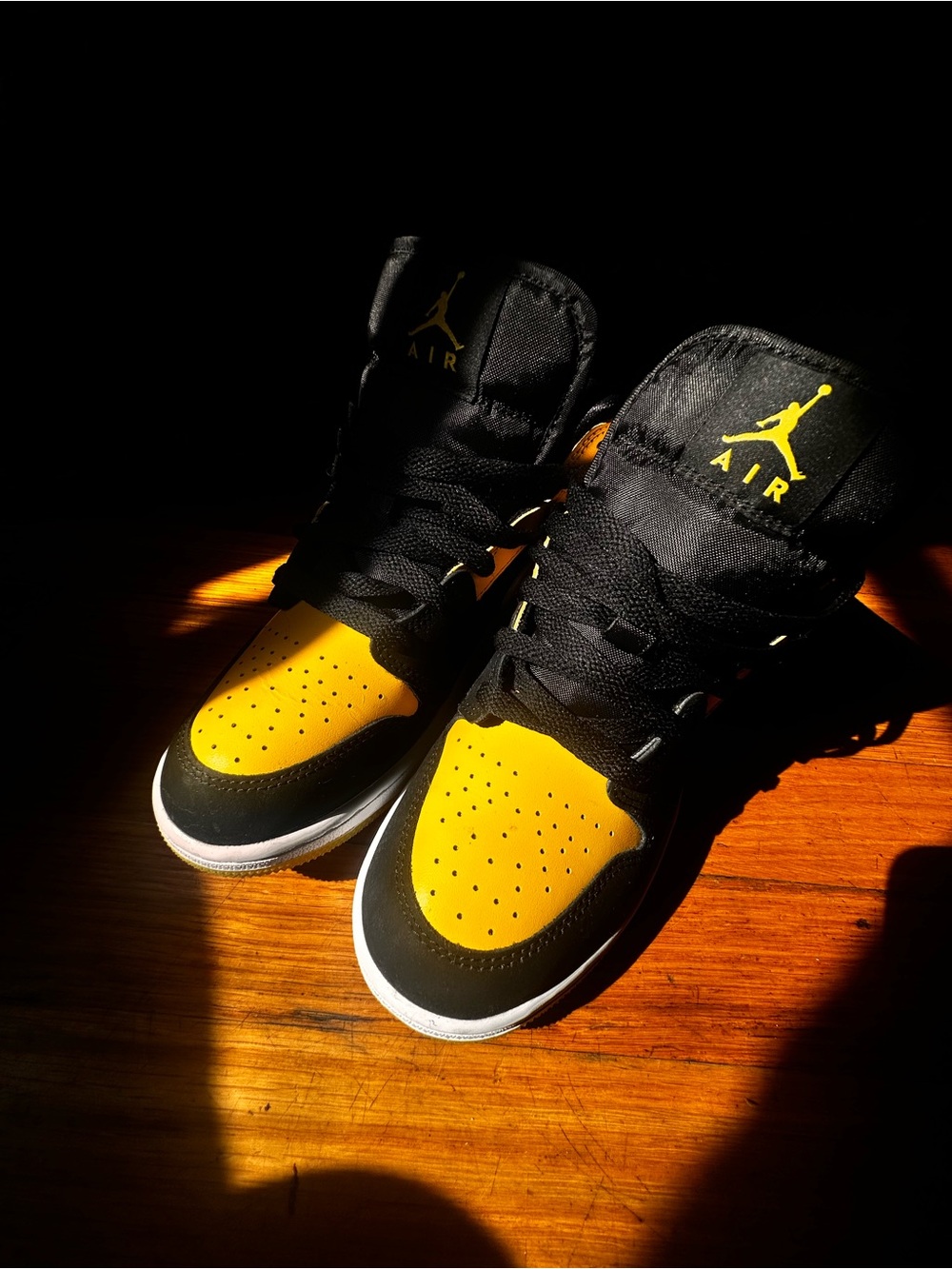 Nike Big Boy ' High-Top Sneakers in Black and Yellow
